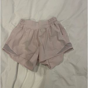 Lululemon hottie hots in strawberry milkshake size 2. 4 inch.